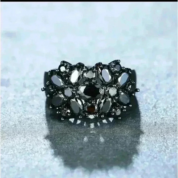 Black 10k Gold Filled Flower Ring - Picture 5 of 11